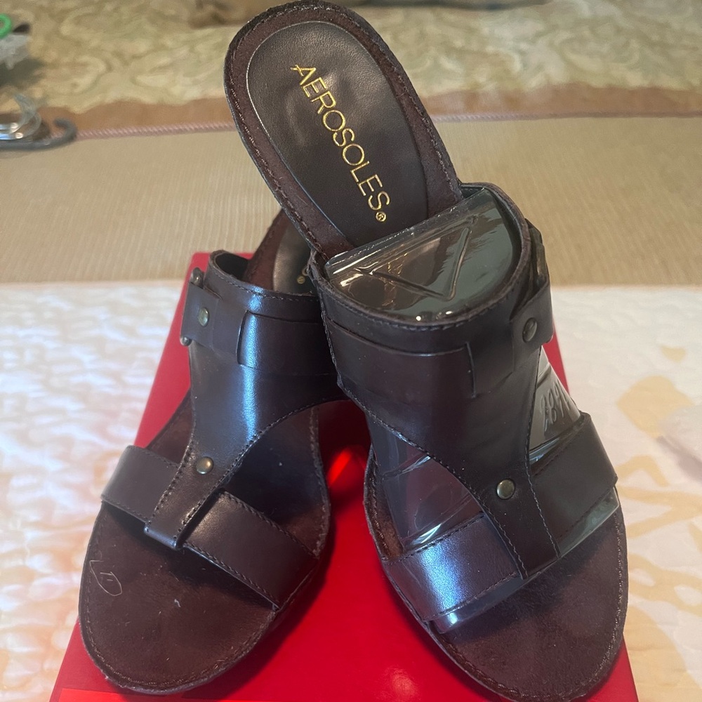 Ladies Aerosoles sandals!